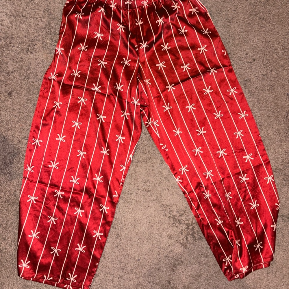 Victoria's Secret Red and White Bow Pajama Top - Picture 4 of 4